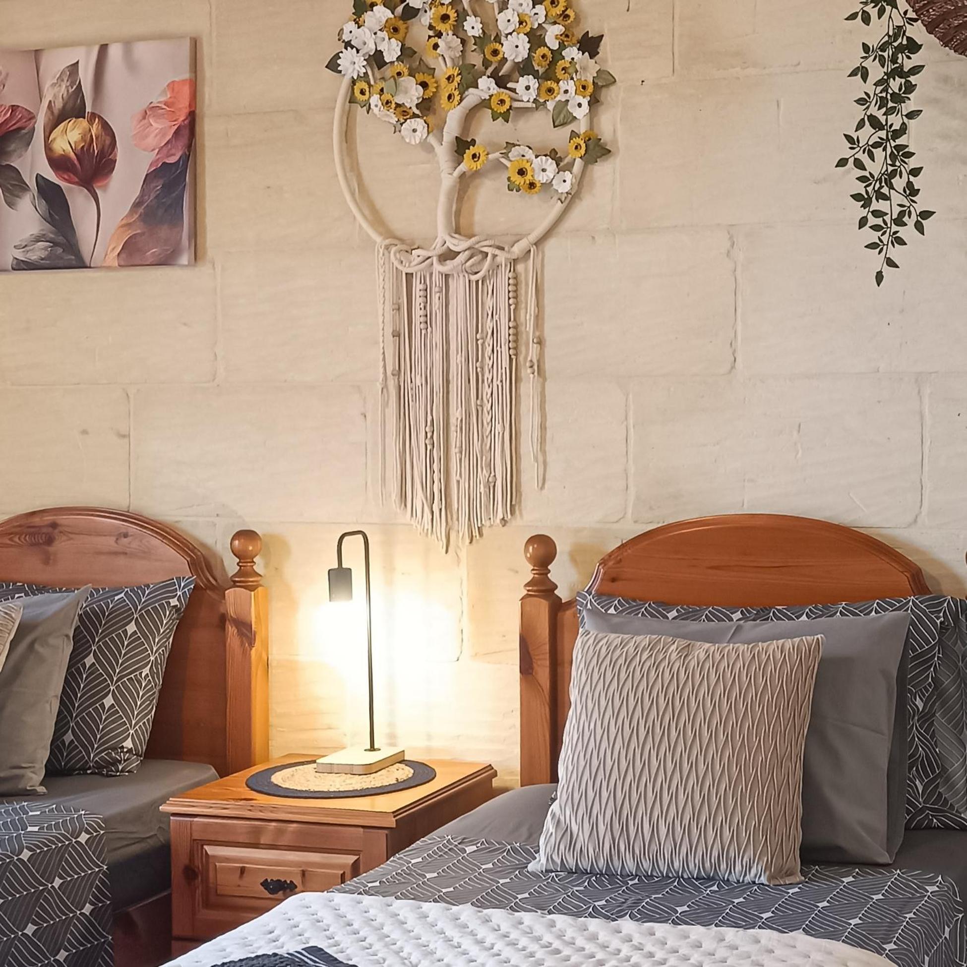 Moonshine Bed & Breakfast Nadur